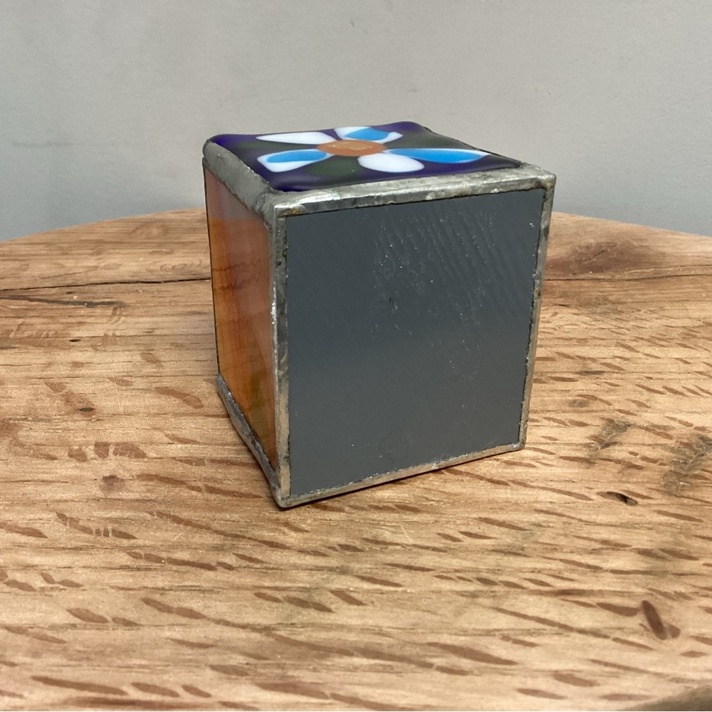 🔵 Beautiful Stained Glass & Lead Handcrafted Votive or Tea Light Candle Holder - Picture 8 of 12